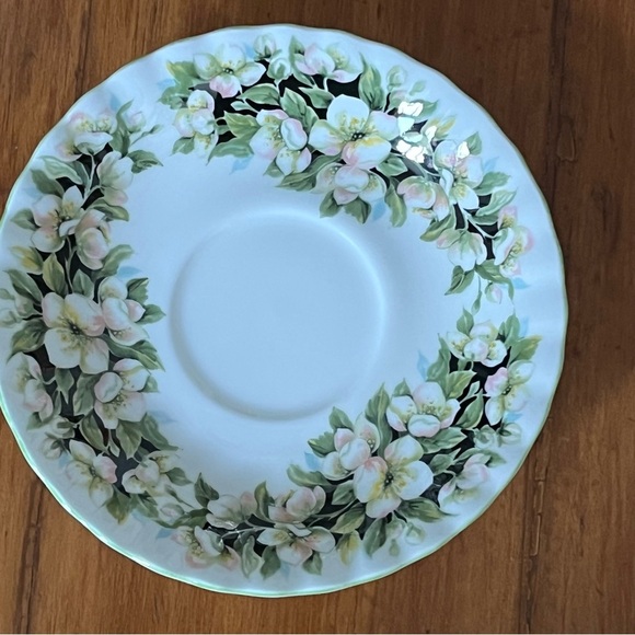 Royal Albert Fragrance Series Orange Blossom Tea Cup and Saucer - Picture 5 of 6